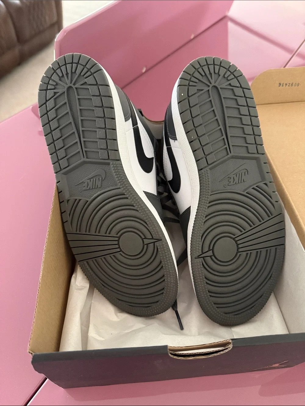 Jordan Kids Low-Top Sneakers in White and Gray